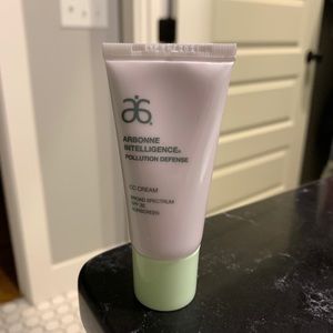 Arbonne Intelligence CC Cream - Light